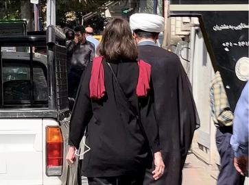 اگرچه هر روز اخباری از گوشه و کنار ایران درباره پرسش‌گری شهروندان شنیده می‌شود، مطالعات نشان داده‌اند که پرسش‌گری‌های سازمان‌یافته و منظم هستند که شانس پاسخ‌گو کردن مقامات در یک حکومت مستبد را دارند