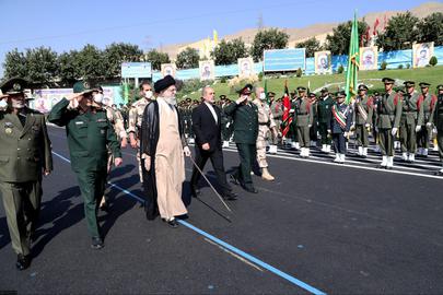 خامنه‌ای در اعتراضات ۱۴۰۱ از موضوعات احساسی و استراتژی «جسم ناقص» استفاده نکرد و سعی کرد چهره مقتدر از خود نشان دهد