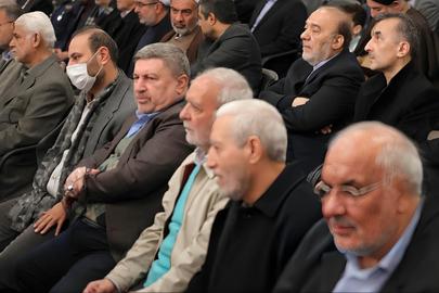 در مراسم روز چهارشنبه مبعث نیز، علاوه‌بر تعدادی از وزرا و مقامات دولت حسن روحانی، تعدادی از چهره‌های اصلاح‌طلب حضور داشتند