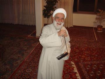 Mohammad Ali Abtahi, a close associate of Khomeini and the head of Iranian President Mohammad Khatami's office, stated that he and Ayatollah Mohammad Reza Twasoli, a member of Ayatollah Khomeini's office, were supposed to go somewhere, and when he went to Tawasoli’s house, he saw him holding a small radio in the middle of the hall and raising its antenna