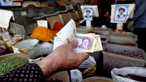 ارز ترجیحی در ایران حذف شد تا با «اصلاح نظام پرداخت یارانه‌ها»، واردات کالاهای اساسی با ارز نیمایی انجام شود.
