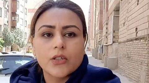 Mujer arrestada por participar en protesta contra el hiyab forzado