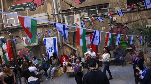 Iranian Jews Face Risks in Communicating with Israel