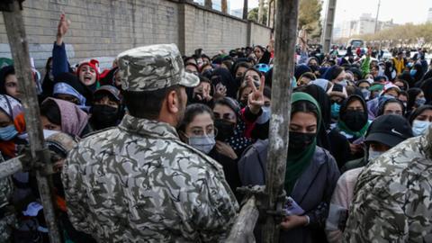 موضوع ورود زنان به ورزشگاه‌‌های ایران، پس از حوادث دیدار ایران و لبنان در شهر مشهد، بیش از پیش ذهن جامعه ایران را به خود مشغول کرد