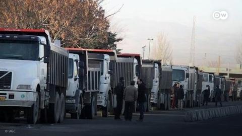 اتحادیه تشکل‌های کامیون‌داران و رانندگان سراسر کشور، فراخوانی برای اعتصاب سراسری از روز یکم خرداد منتشر کرد.
