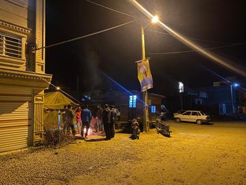 شهروندان گالیکش گلستان در حمایت از مولوی گرگیج روحانی شناخته شده اهل سنت امروز برای دومین روز پیاپی مقابل خانه او تحصن کرده و خیابان‌های منتهی به آن را مسدود کردند.