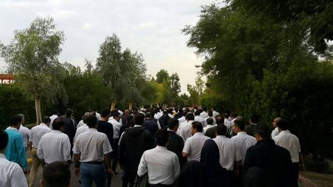 تجمع اعتراضی کارکنان رسمی شرکت نفت و گاز پارس عسلویه