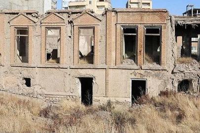 Bağır xanın evi tam dağılmaq ərəfəsindədir