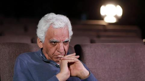 بسیاری از هنرمندان و همکاران پوراحمد نیز مرگ خودخواسته او در ۷۴ سالگی را به خاطر ناامیدی و افسردگیِ ناشی از فشارهای روحی دانستند