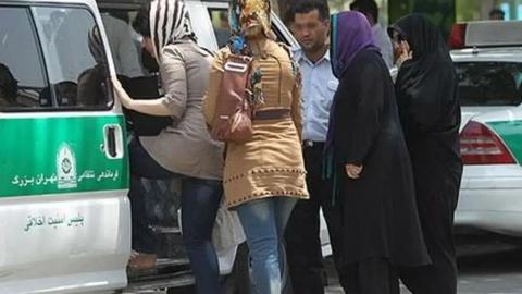 Avropa Parlamenti İslam Respublikasını qadınlara qarşı sistematik ayrı-seçkiliyə görə qınayıb
