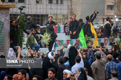 تشییع جنازه رئیسی در قم؛ فردا خامنه‌ای بر جنازه‌ها نماز می‌خواند