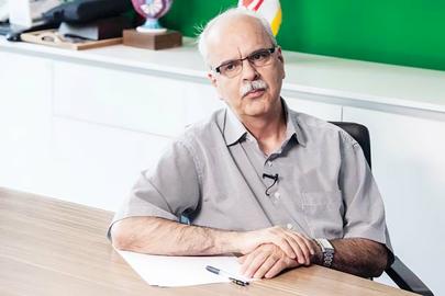 به گفته منبع مطلع سعید مدنی در زندان دماوند در سلولی بدون امکانات حداقلی بهداشتی و بسیار کثیف و آلوده همراه با یک زندانی مالی نگهداری می‌شود.
