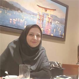شینا انصاری از چهره‌های نزدیک به پیروز حناچی، شهردار سابق تهران است که در زمان شهرداری حناچی به سمت مدیرکل محیط زیست و توسعه پایدار شهرداری تهران منصوب کرده بود. خانم انصاری در مقطع دکترای «مدیریت محیط زیست» بر «پایش یا مانیتورینگ آلاینده‌های محیط زیستی» کار کرده است.