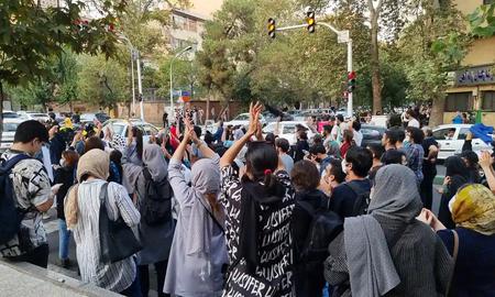 Students at 10 Iranian Universities Respond to Call for Boycott