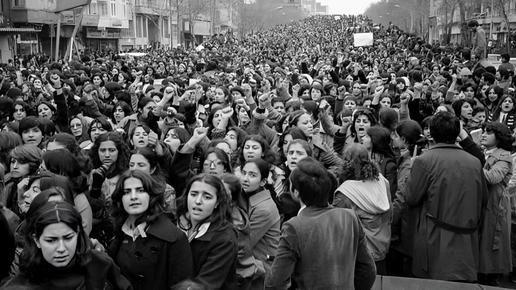 ۸ مارچ ۱۹۷۹، تهران؛ ما انقلاب نکردیم تا به عقب برگردیم