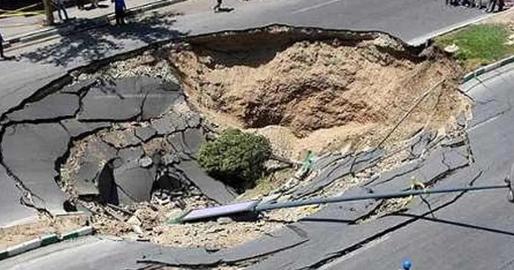 Officials Report 560 New Sinkholes in One Iranian Province After Floods