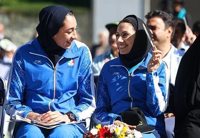 Mehroo Kamrani (right), Alizadeh’s coach and friend