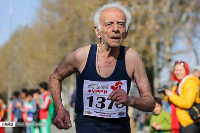 Hundreds Take Part in Tehran Marathon