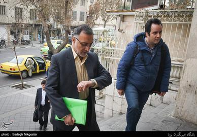 پیش از این علیرضا زاکانی، نماینده مردم قم در مجلس شورای اسلامی نیز یکی از کسانی بود که در دادگاه جرایم سیاسی محاکمه شد.