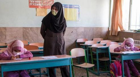 Schools Reopen in Iran Despite Covid-19 Safety Fears