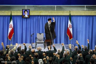 بر اساس اصل ۱۱۰ قانون اساسی، «فرماندهی کل نیروهای مسلح» و نصب و عزل و قبول استعفای فرمانده کل سپاه پاسداران انقلاب اسلامی از وظایف و اختیارات رهبر جمهوری اسلامی ایران است.
