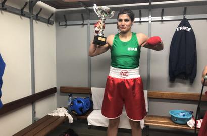 Iran’s boxing federation did not even allow her to advertise herself as an Iranian. But Sadaf Khadem made her own uniform featuring the colors of the Iranian flag