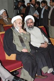 نماینده سابق مجلس و از پایه‌گذاران «جبهه پایداری» بود. حسینیان از سال ۱۳۷۴ تا کنون نیز ریاست «مرکز اسناد انقلاب اسلامی» را عهده‌دار بود.