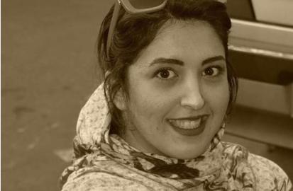 مادر عسل محمدی: مسیحم را بر صلیب پشت شیشه‌ی ویترین، تماشا می‌کنم