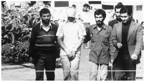 محسنی اژه ای بازجوی تقی محمدی بود که جنازه اش در۱۹ فروردین ۱۳۶۵، در زندان پیدا شد و مقامات پرونده اعلام کردند که خودکشی کرده است.