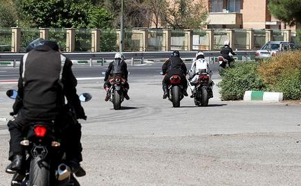 حمله یک موتورسوار با درفش به ۱۵ زن در شرق تهران