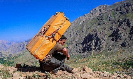 کشته و زخمی شدن ۱۷ کولبر تنها در یک ماه گذشته
