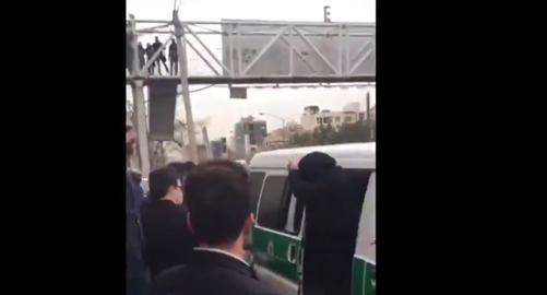 دومین رویارویی مردم با گشت ارشاد در تهران