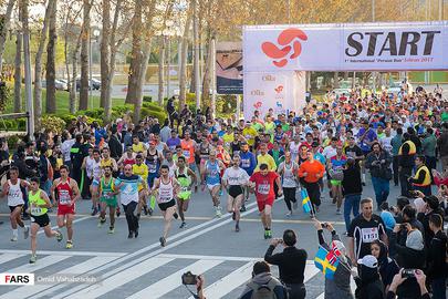 Hundreds Take Part in Tehran Marathon