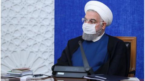 «حسن روحانی»، رئیس جمهوری ایران، روز شنبه هجدهم بهمن گفت «قبل از ۲۲ بهمن و در همین هفته» واکسیناسیون در کشور آغاز می‌شود.
