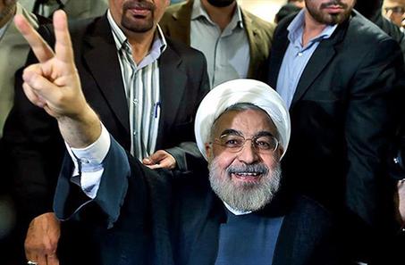 نظام بر سر دو راهی