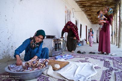 زنان پنجه طلا