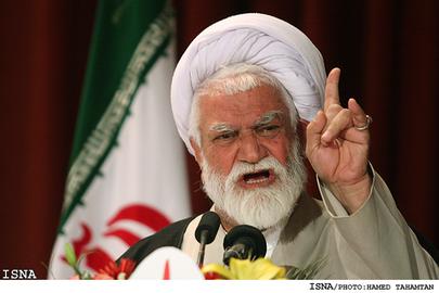 نعیم آبادی پیش از انقلاب، از آیت الله خمینی اجازه دریافت «وجوه شرعی» (زکات،خمس..) را داشت.