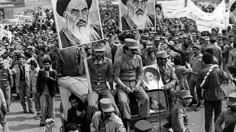 Decoding Iran’s Politics: The Revolution Online