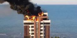 یک برج ۱۷ طبقه در چالوس به طور کامل در آتش سوخت
