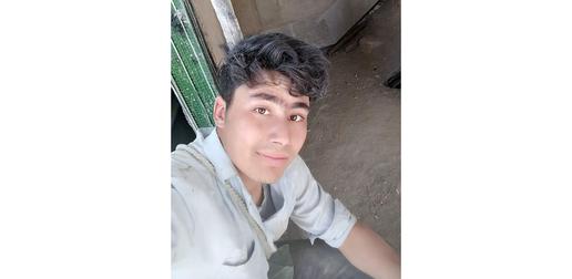 نامش «الطاف رحیمی» است اما او را با نام مستعار «محمد حنیف» هم می‌شناسند.