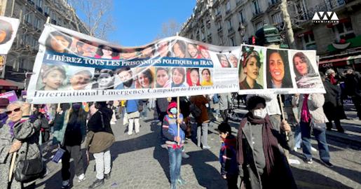 مطالبه آزادی زندانیان سیاسی ایران در تظاهرات ۸ مارس، پاریس