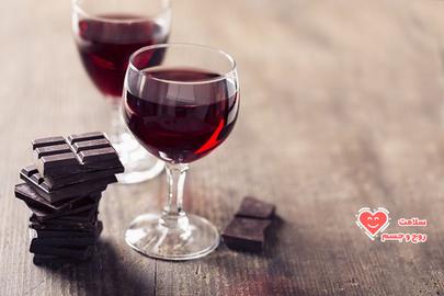 شراب و شکلات تلخ از خوراکی‌هایی هستند که میزان فلاونول آن‌ها بالاست و بنابراین برای سلامت قلب و عروق و کاهش خطر چاقی مفیدند.