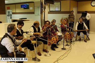 خانم نوع دوست علی آباد کتول گروه موسیقی را میهمان دیالیزی ها کرد تا شادشان کند