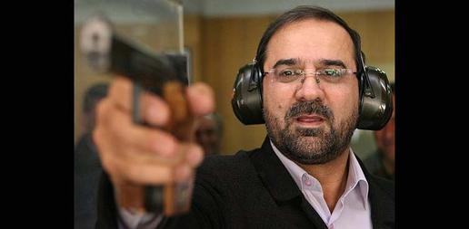 حمد عباسی اولین وزیر ورزش تاریخ ایران و اولین مخالف دولتی کی روش بود