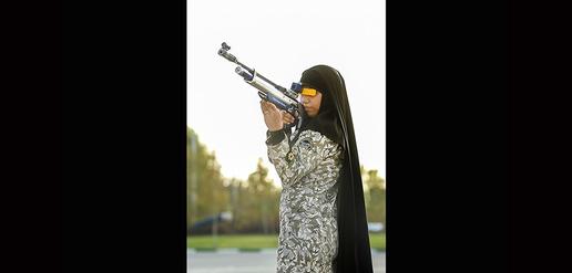Women Soldiers Sport New Uniform