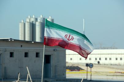 جمهوری اسلامی یک پنجم قرن است که با برنامه اتمی نسبتا بی هدف خود ایران را درگیر تحریم و فشار اقتصادی خردکننده ای کرده است.