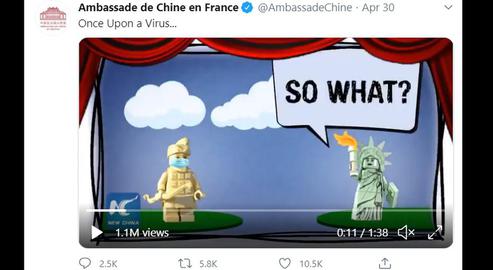 روز گذشته ویدیویی توسط سفارت چین در فرانسه منتشر شد که اقدامات امریکا در مقابله با ویروس را مورد تمسخر قرار می‌داد