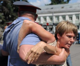 Chirikova was arrested and detained on multiple occasions for mobilizing peaceful demonstrations and pickets against the plans, with citizens also moving into and occupying the forest itself