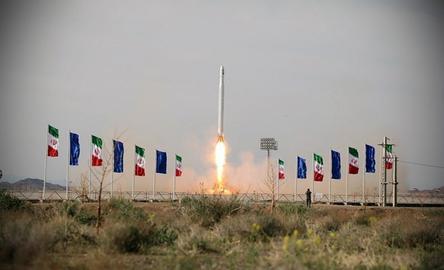 سوم اردیبهشت سپاه پاسداران در سالگرد تشکیل خود اعلام کرد که یک ماهواره نظامی را با موشک ماهواره‌بر «قاصد» به فضا پرتاب کرده و با موفقیت در مدار زمین قرار داده‌است.