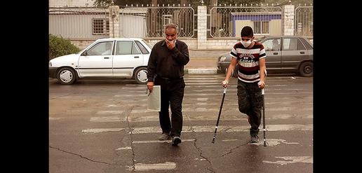 توزیع شیر و ماسک رایگان در اهواز